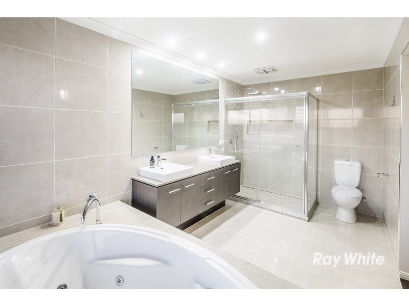 38 Macumba Drive, Clyde North VIC 3978