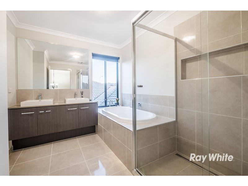 38 Macumba Drive, Clyde North VIC 3978