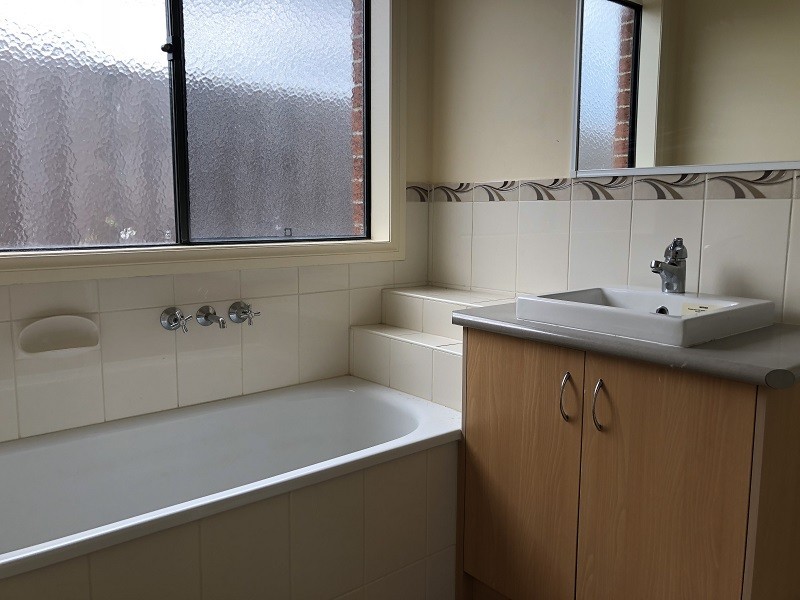 8 Danae Place, Cranbourne West VIC 3977