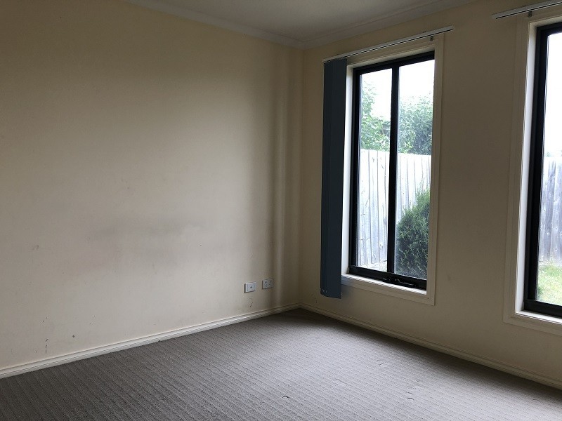 8 Danae Place, Cranbourne West VIC 3977