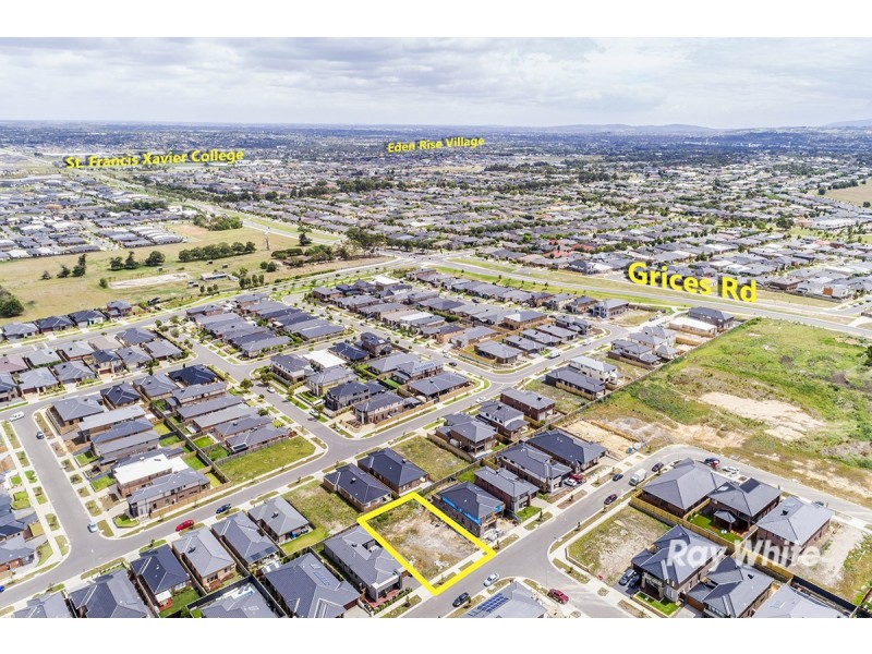 29 Flagstaff Crescent, Clyde North VIC 3978