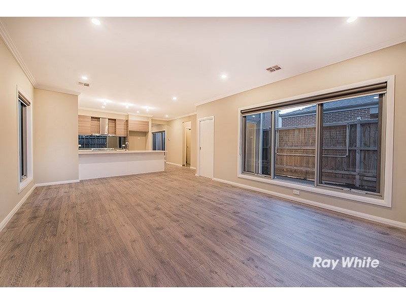 5 Symons Street, Cranbourne East VIC 3977