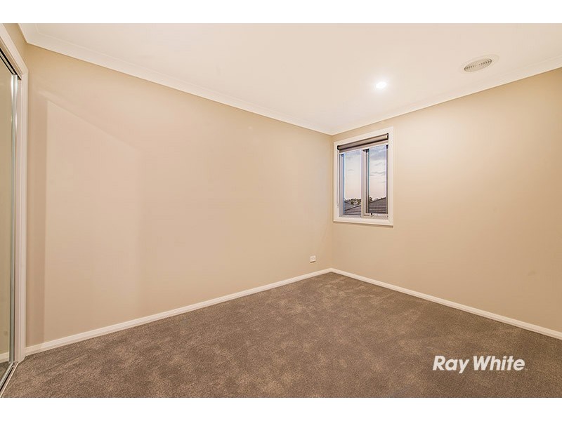 5 Symons Street, Cranbourne East VIC 3977