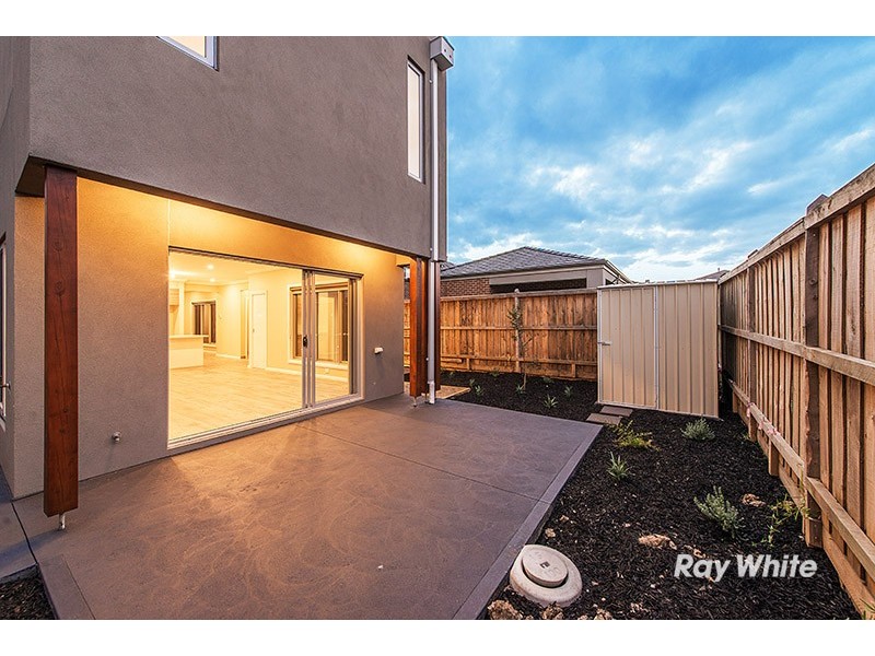 5 Symons Street, Cranbourne East VIC 3977