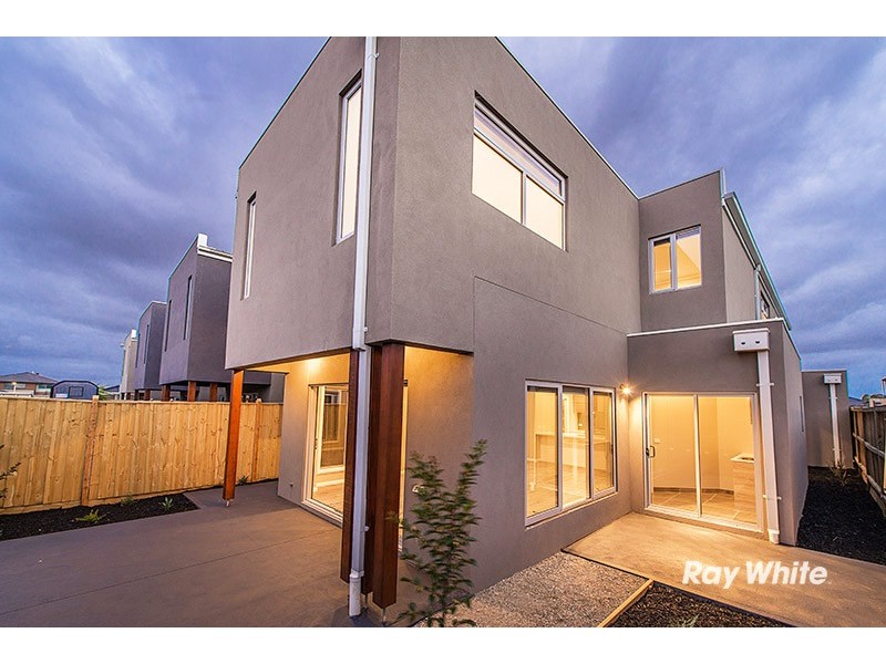 5 Symons Street, Cranbourne East VIC 3977