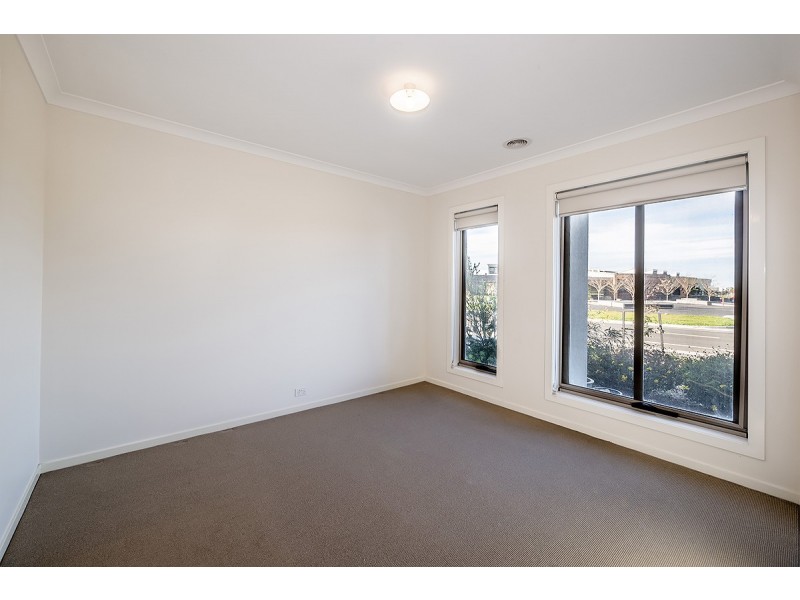 28 Parkhurst Drive, Cranbourne East VIC 3977