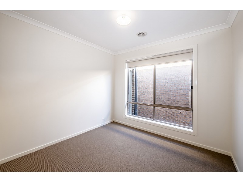 28 Parkhurst Drive, Cranbourne East VIC 3977