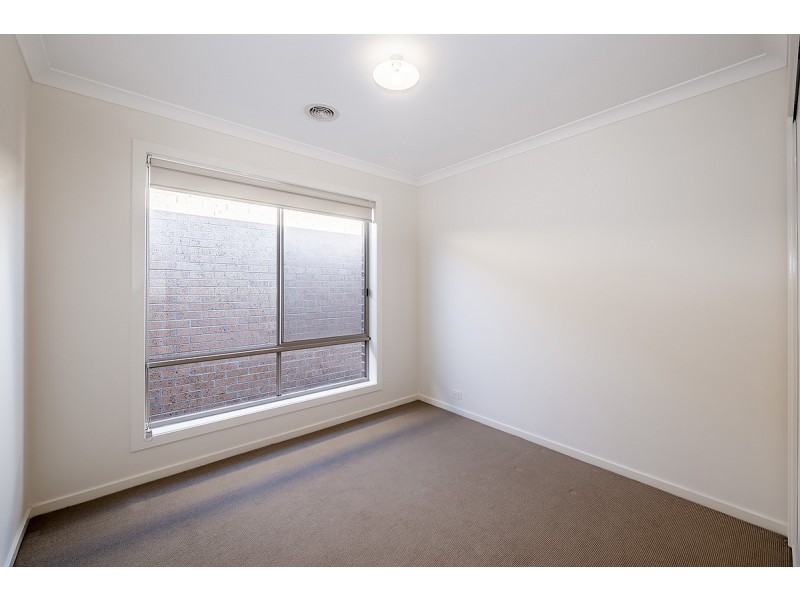 28 Parkhurst Drive, Cranbourne East VIC 3977