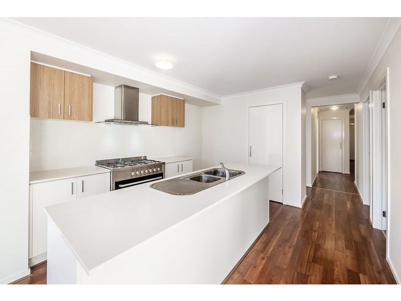 28 Parkhurst Drive, Cranbourne East VIC 3977