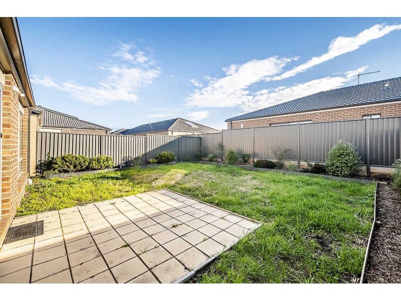 28 Parkhurst Drive, Cranbourne East VIC 3977
