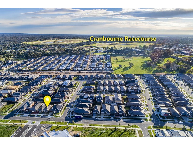 28 Parkhurst Drive, Cranbourne East VIC 3977