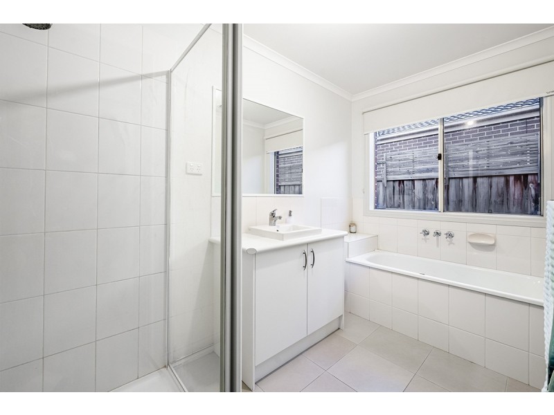 51 Banfield Place, Lyndhurst VIC 3975