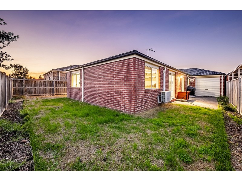 51 Banfield Place, Lyndhurst VIC 3975