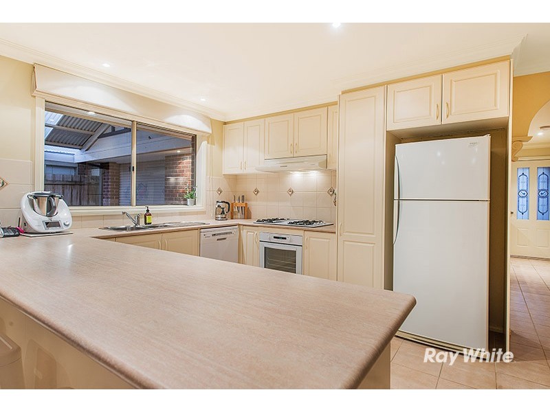 12 Durnoch Place, Cranbourne VIC 3977