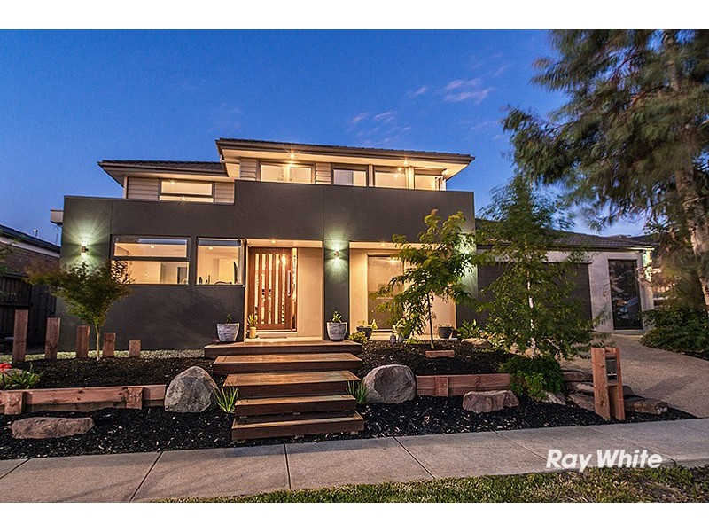 73 Linden Tree Way, Cranbourne North VIC 3977