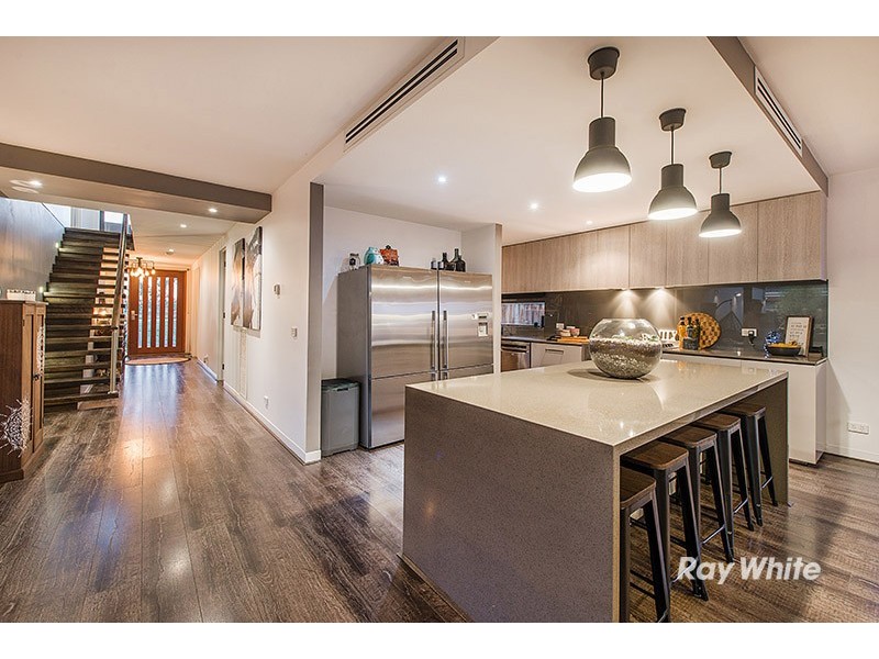 73 Linden Tree Way, Cranbourne North VIC 3977