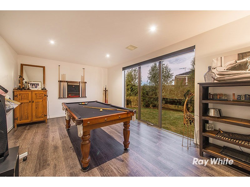 73 Linden Tree Way, Cranbourne North VIC 3977