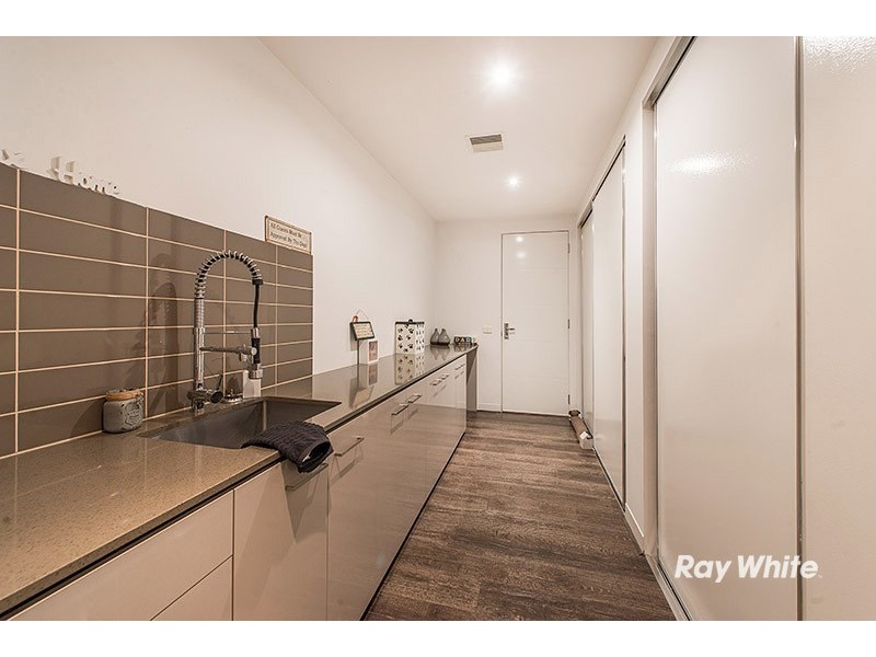 73 Linden Tree Way, Cranbourne North VIC 3977