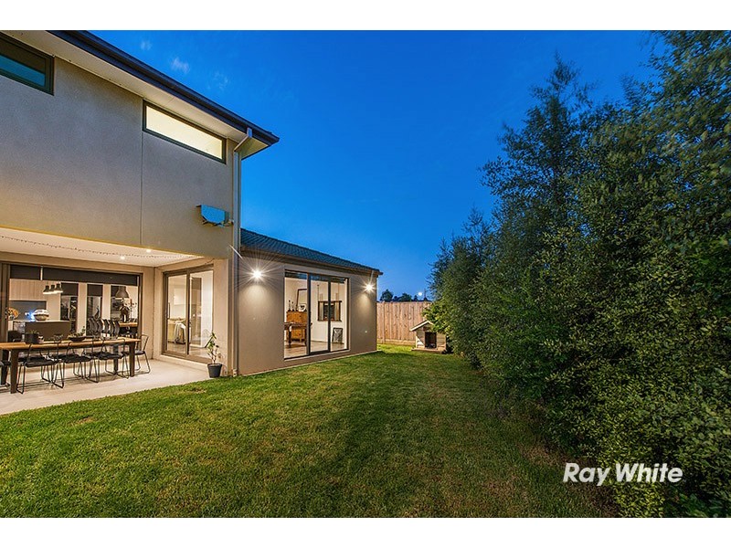 73 Linden Tree Way, Cranbourne North VIC 3977