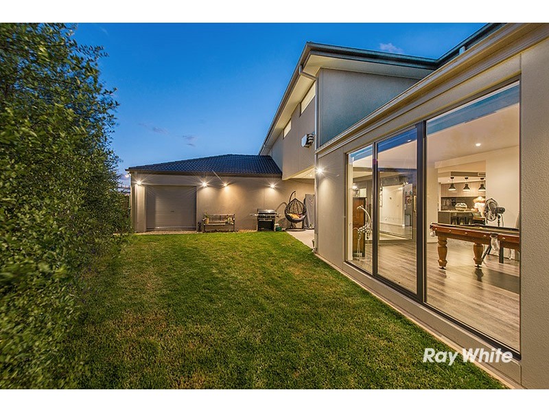 73 Linden Tree Way, Cranbourne North VIC 3977