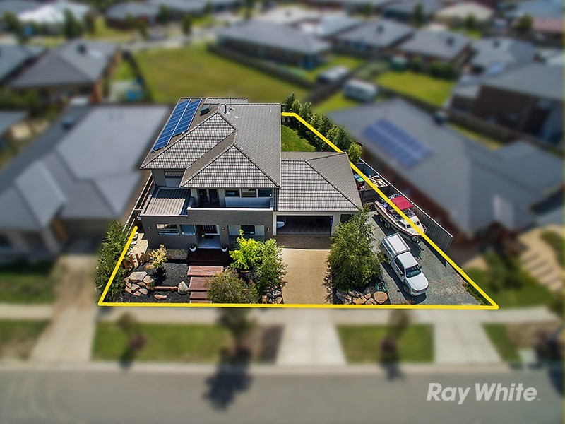 73 Linden Tree Way, Cranbourne North VIC 3977