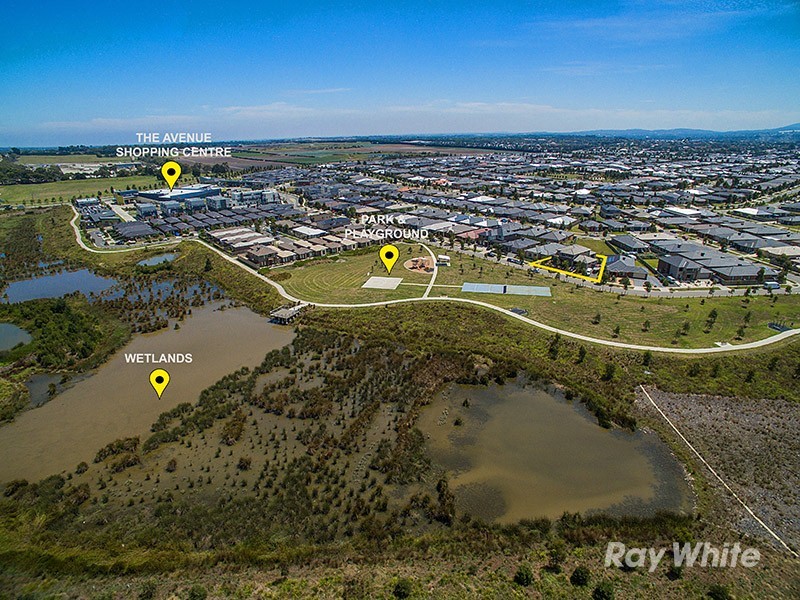 73 Linden Tree Way, Cranbourne North VIC 3977