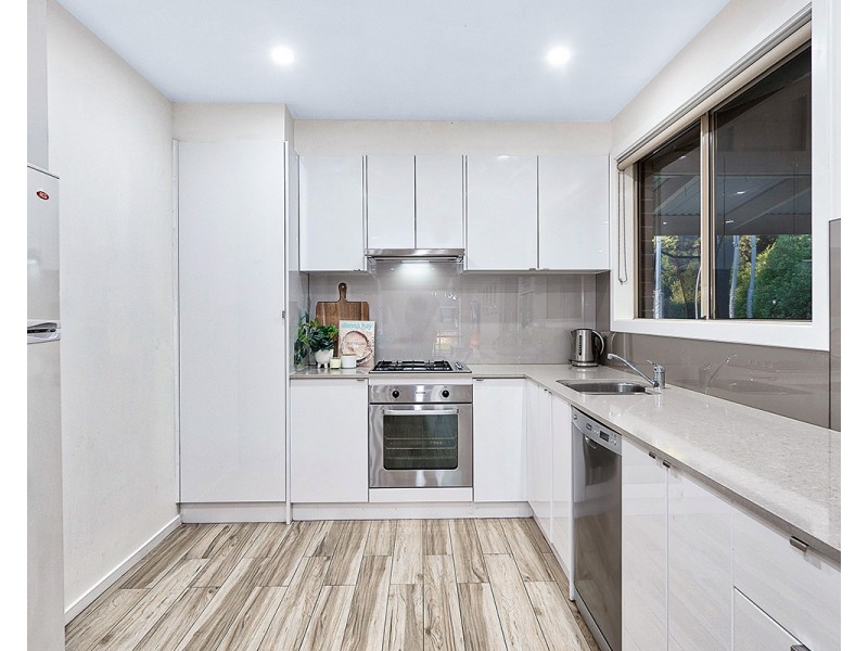 8 Faith Court, Cranbourne West VIC 3977