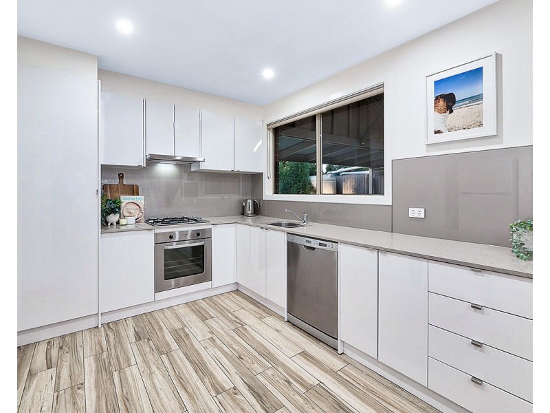 8 Faith Court, Cranbourne West VIC 3977