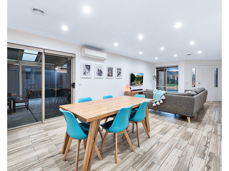 8 Faith Court, Cranbourne West VIC 3977