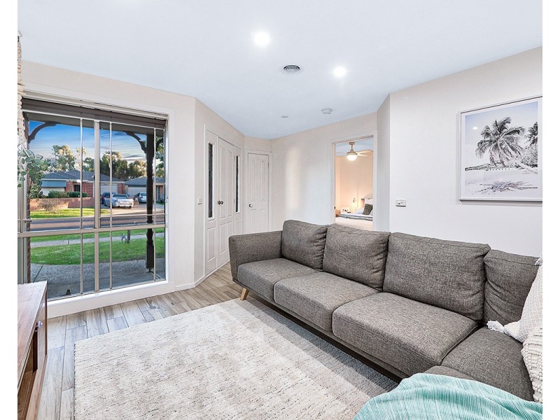 8 Faith Court, Cranbourne West VIC 3977