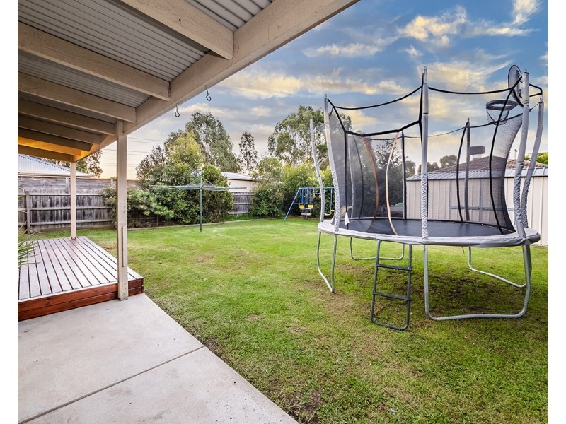 8 Faith Court, Cranbourne West VIC 3977