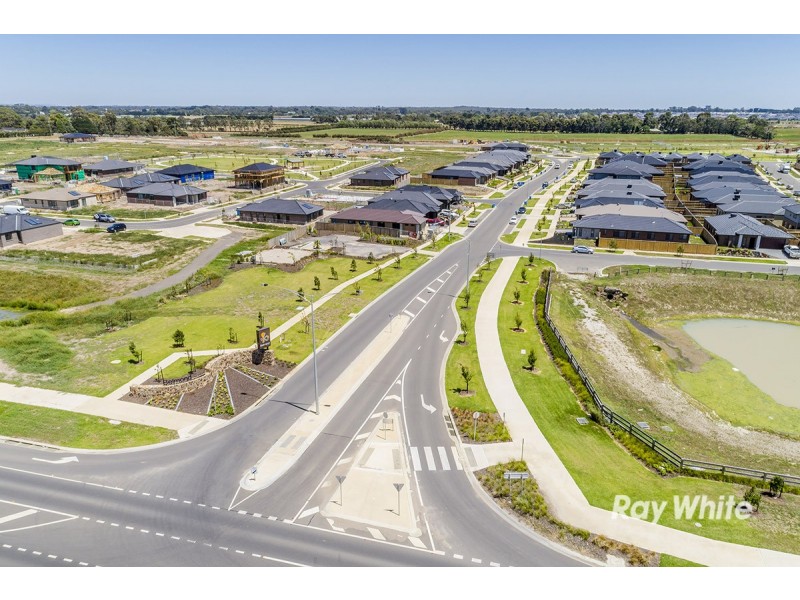 9 Highclere Drive, Clyde VIC 3978