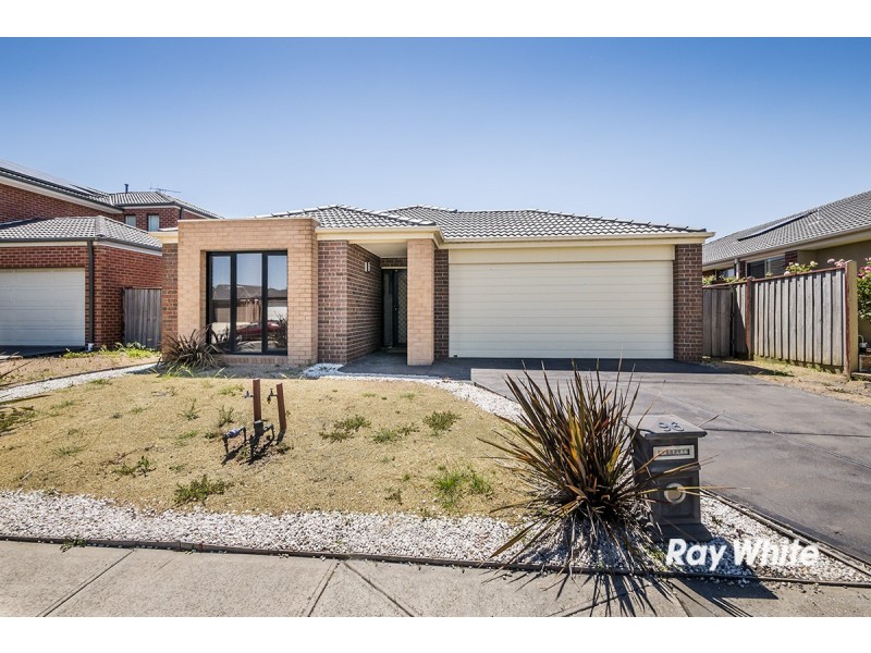 96 Brookwater Parade, Lyndhurst VIC 3975