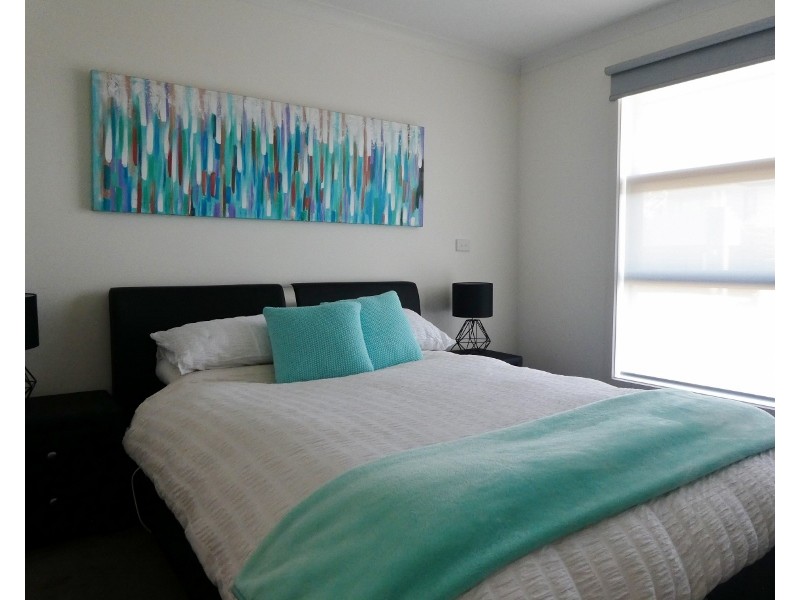 7 Deegan Way, Cranbourne East VIC 3977