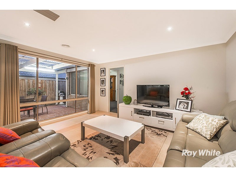 32 Merritt Avenue, Cranbourne West VIC 3977