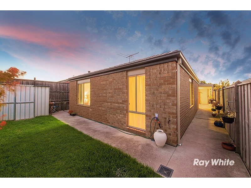 32 Merritt Avenue, Cranbourne West VIC 3977