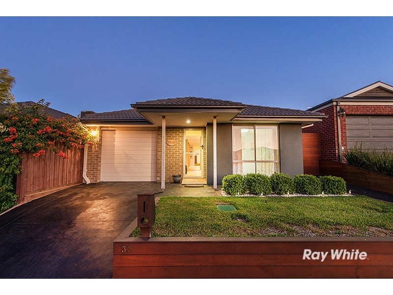 32 Merritt Avenue, Cranbourne West VIC 3977