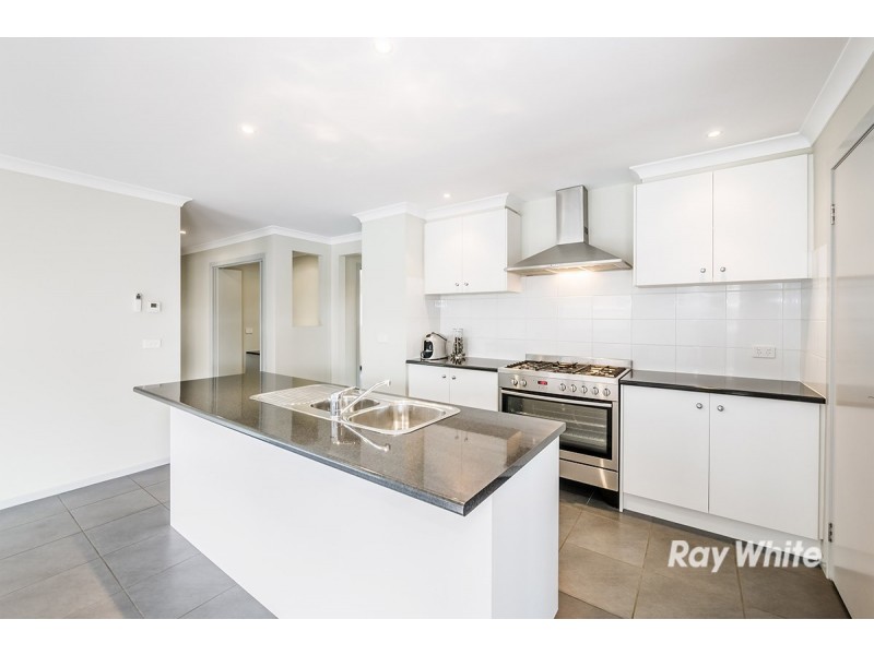 7 Hayton Park Boulevard, Cranbourne West VIC 3977