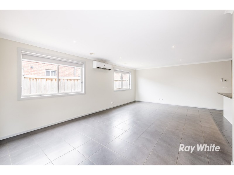 7 Hayton Park Boulevard, Cranbourne West VIC 3977