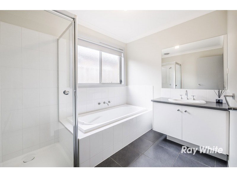 7 Hayton Park Boulevard, Cranbourne West VIC 3977