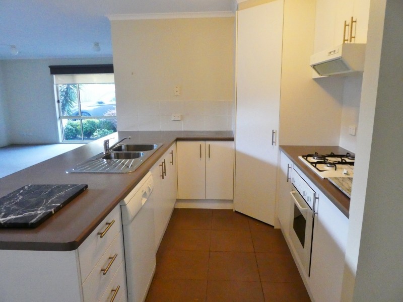 5/2 Snodgrass Street, Pakenham VIC 3810