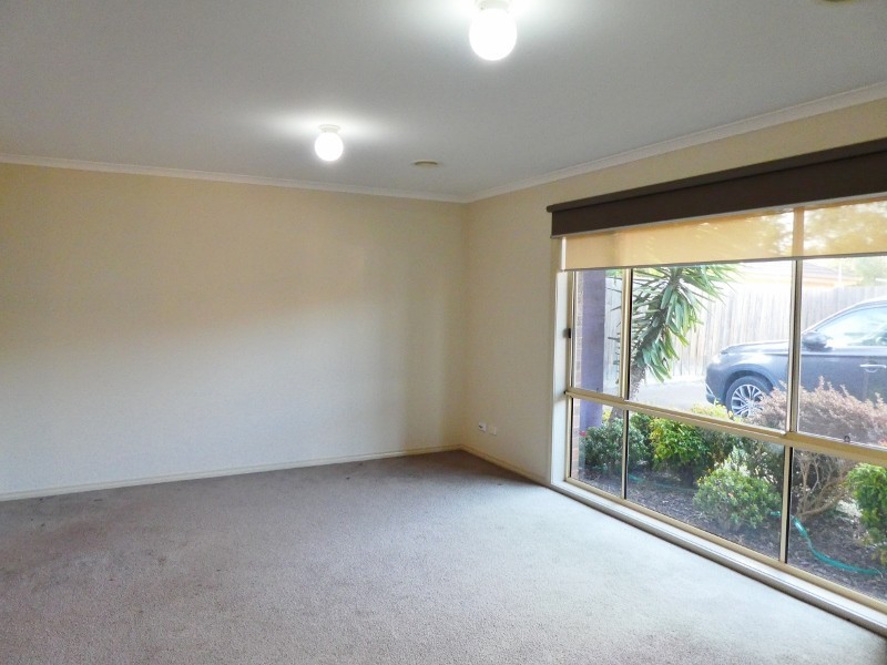 5/2 Snodgrass Street, Pakenham VIC 3810