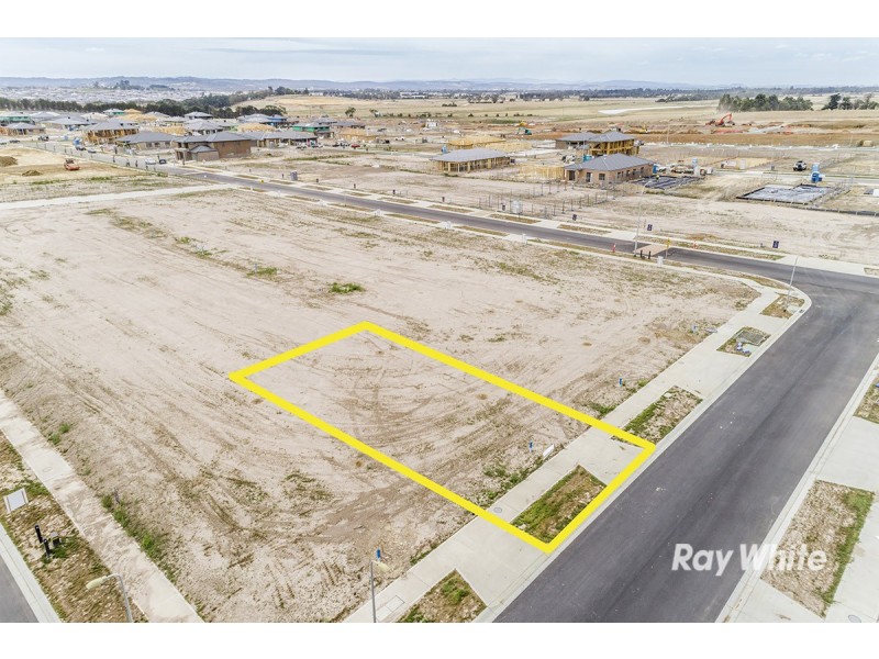 7 Serengeti Street, Clyde North VIC 3978