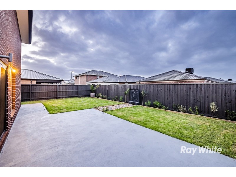 47 Belcam Circuit, Clyde North VIC 3978