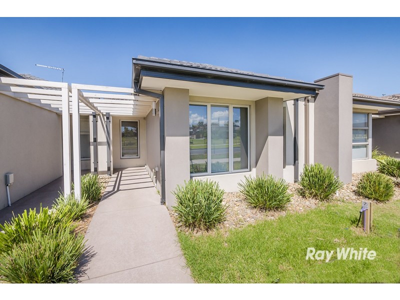 6 Chancery Lane, Cranbourne East VIC 3977