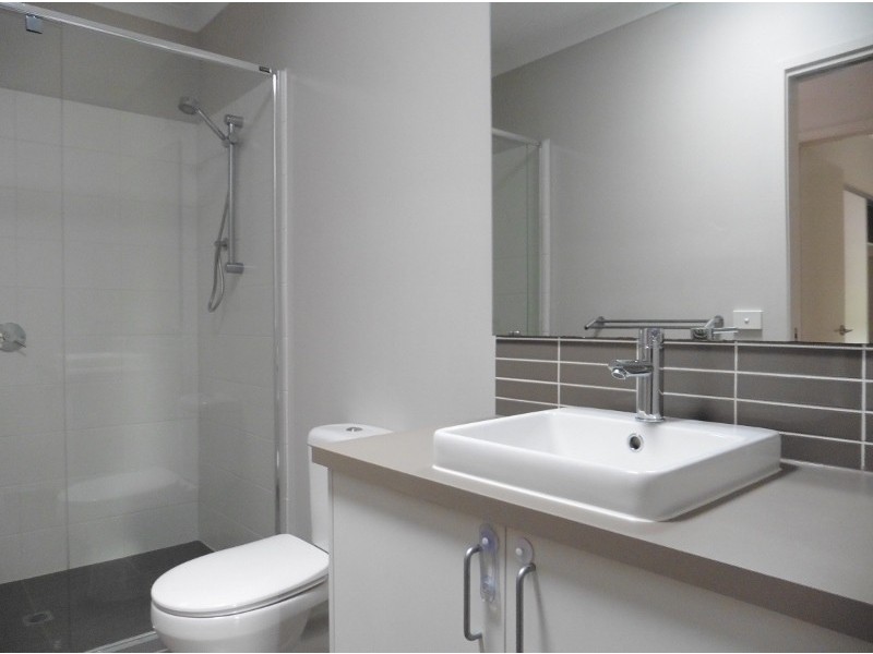 6 Chancery Lane, Cranbourne East VIC 3977