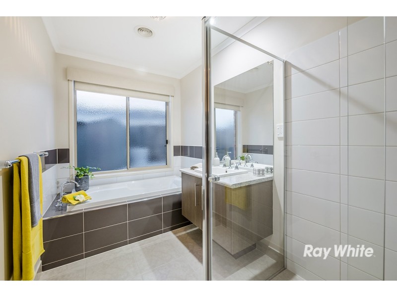 88 Pepperbush Circuit, Cranbourne VIC 3977