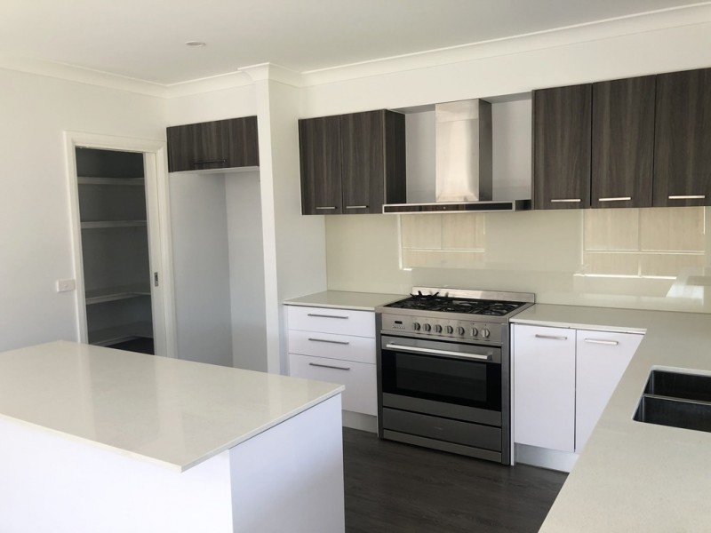 13 Rowling Drive, Officer VIC 3809