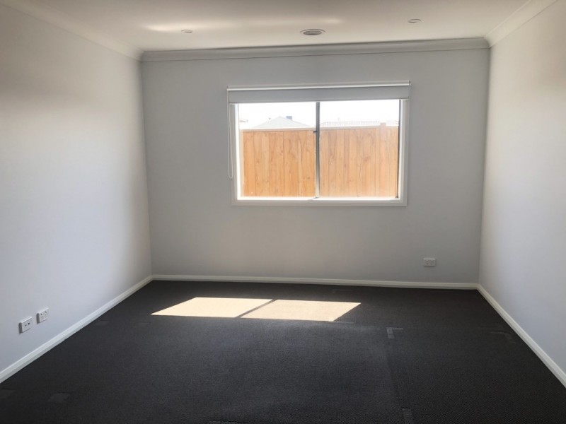 13 Rowling Drive, Officer VIC 3809