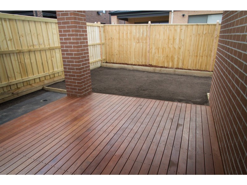 28 Graziers Crescent, Clyde North VIC 3978